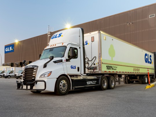 eCascadia parked at a GLS terminal