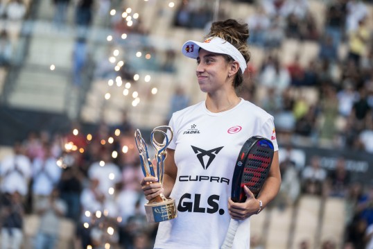 GLS Spain estrena su stand interactivo en el Premier Padel Andalucía Sevilla P2