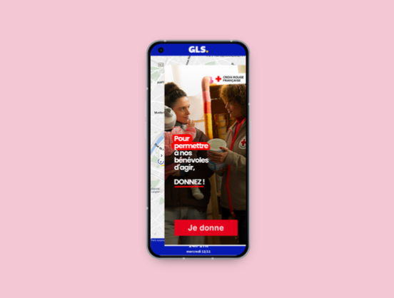 Smartphone affichant une campagne de don Croix-Rouge française soutenue par GLS, avec appel à contribution pour permettre aux bénévoles d’agir.